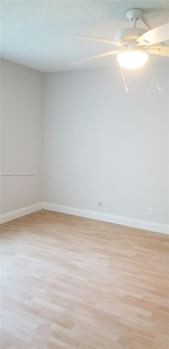 Active With Contract: $2,000 (2 beds, 2 baths, 1106 Square Feet)