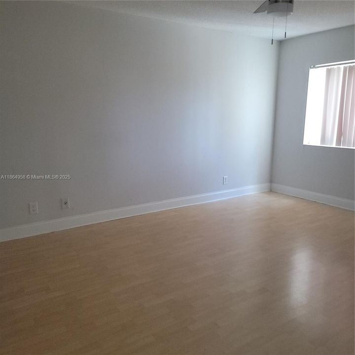 Active With Contract: $2,000 (2 beds, 2 baths, 1106 Square Feet)