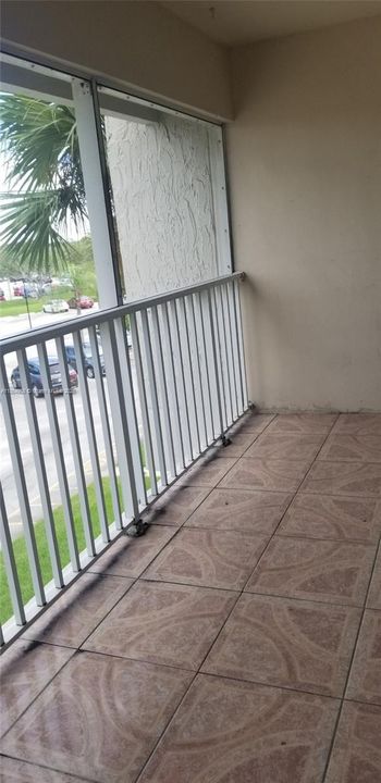 Active With Contract: $2,000 (2 beds, 2 baths, 1106 Square Feet)