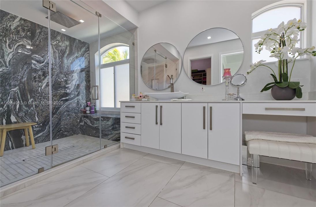 For Sale: $5,600,000 (6 beds, 6 baths, 4773 Square Feet)