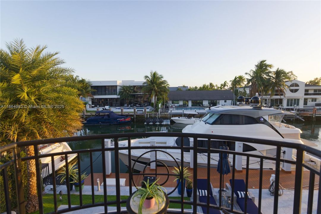 For Sale: $5,600,000 (6 beds, 6 baths, 4773 Square Feet)