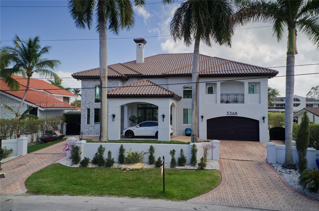 For Sale: $5,600,000 (6 beds, 6 baths, 4773 Square Feet)