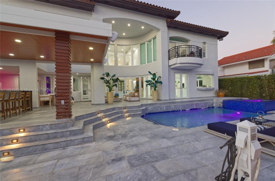 For Sale: $5,600,000 (6 beds, 6 baths, 4773 Square Feet)