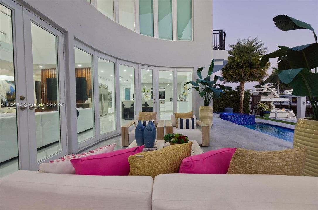 For Sale: $5,600,000 (6 beds, 6 baths, 4773 Square Feet)