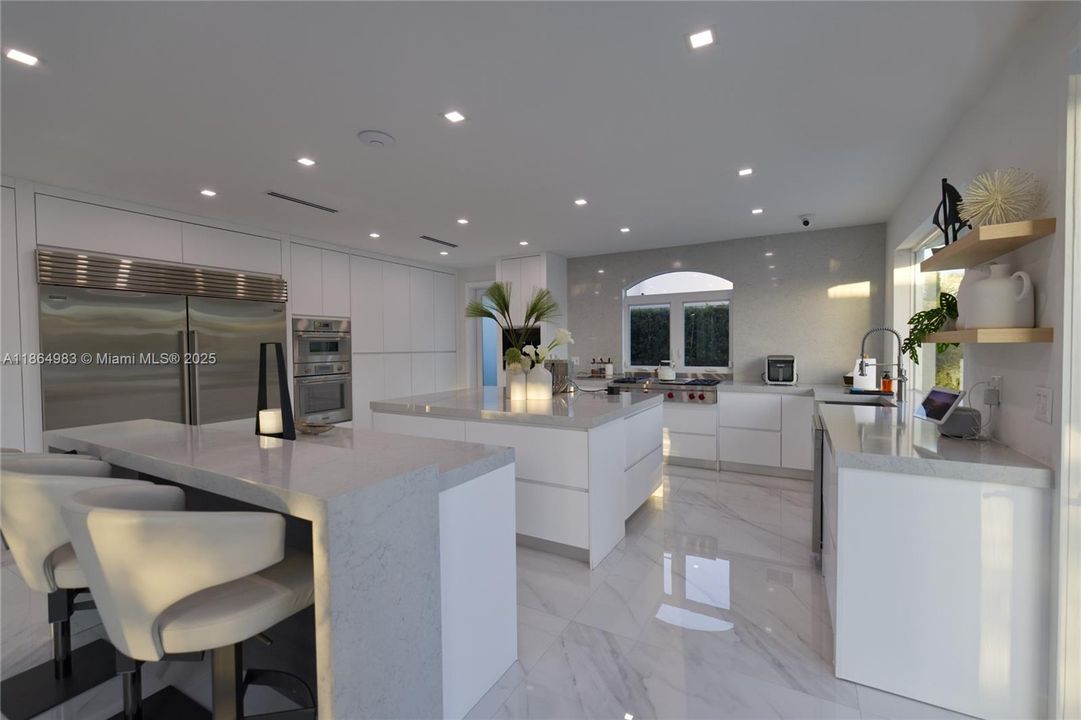 For Sale: $5,600,000 (6 beds, 6 baths, 4773 Square Feet)