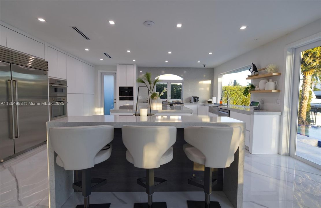 For Sale: $5,600,000 (6 beds, 6 baths, 4773 Square Feet)