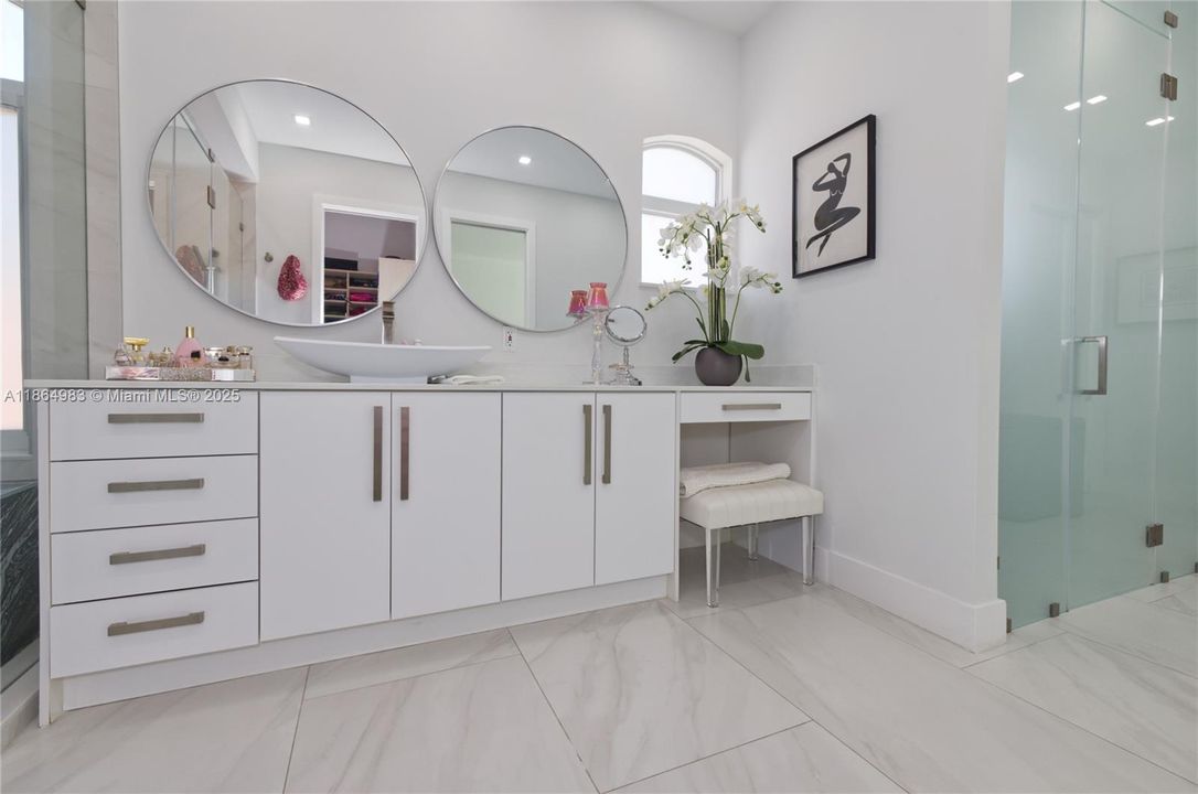 For Sale: $5,600,000 (6 beds, 6 baths, 4773 Square Feet)