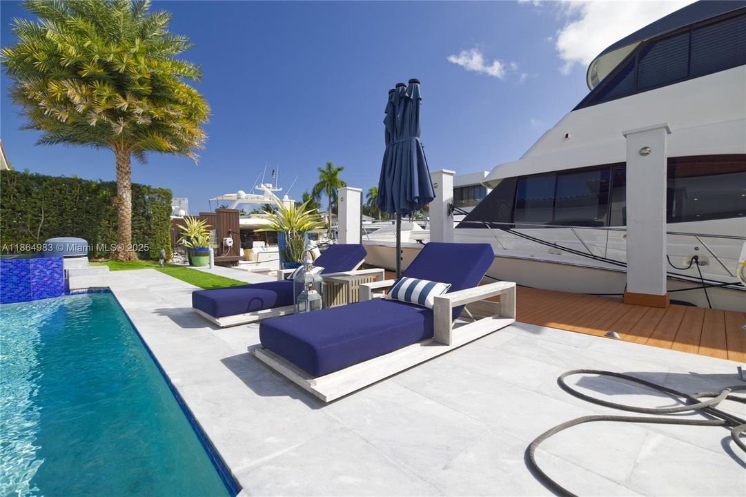 For Sale: $5,600,000 (6 beds, 6 baths, 4773 Square Feet)