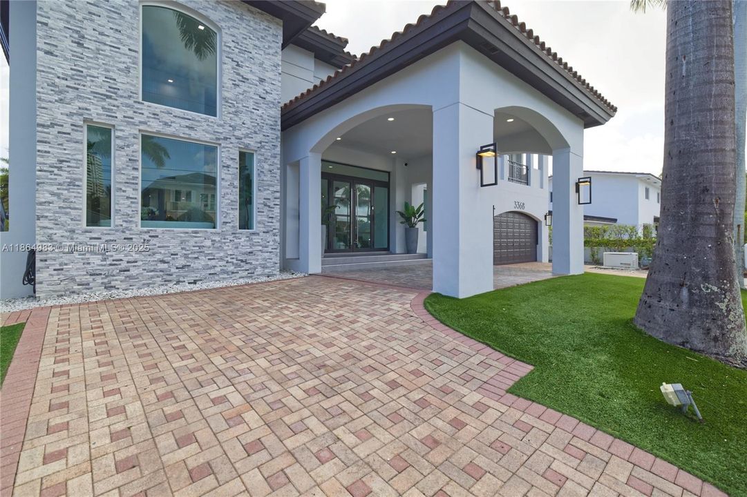 For Sale: $5,600,000 (6 beds, 6 baths, 4773 Square Feet)