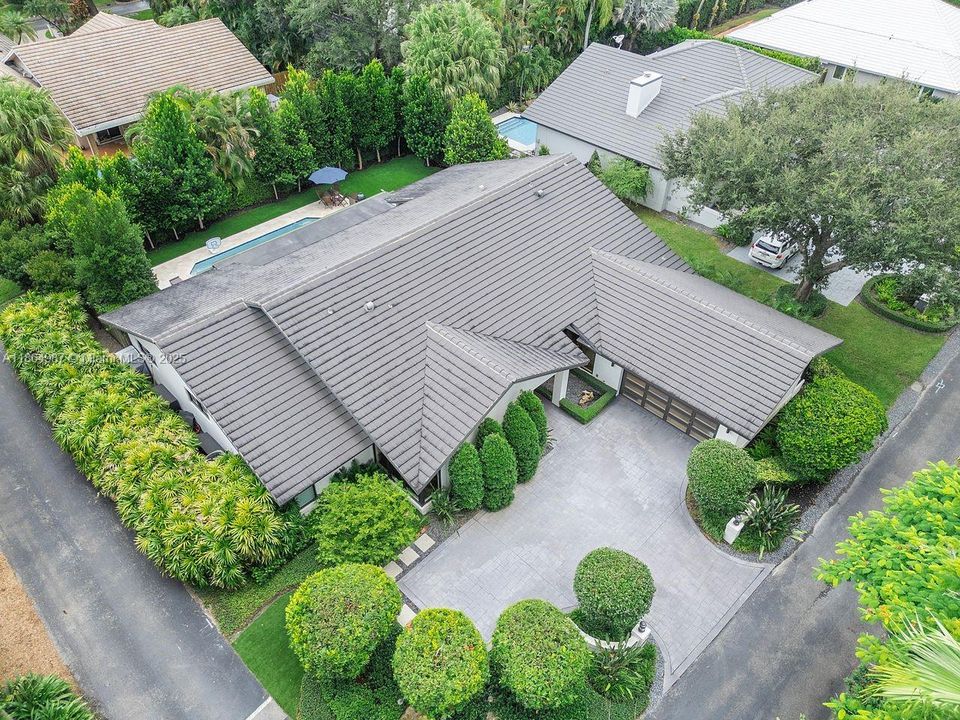 合同活跃: $2,799,000 (4 贝兹, 3 浴室, 3254 平方英尺)