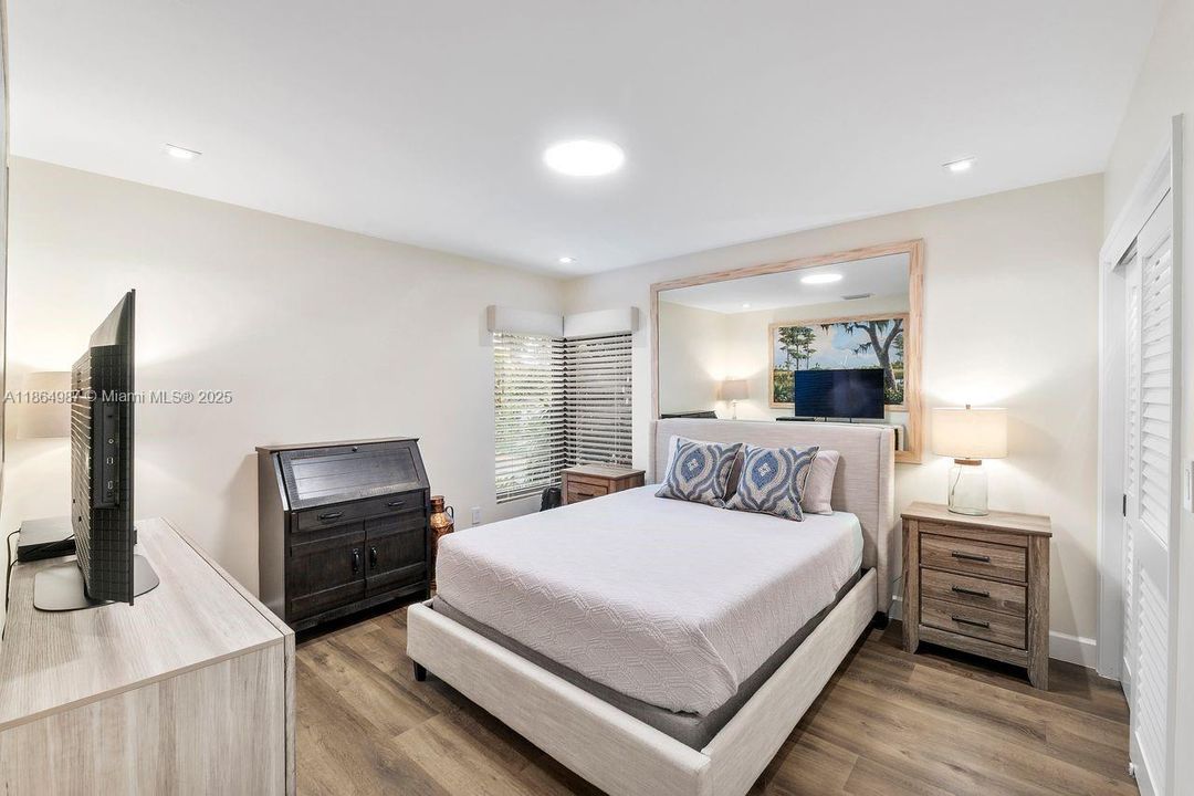 合同活跃: $2,799,000 (4 贝兹, 3 浴室, 3254 平方英尺)