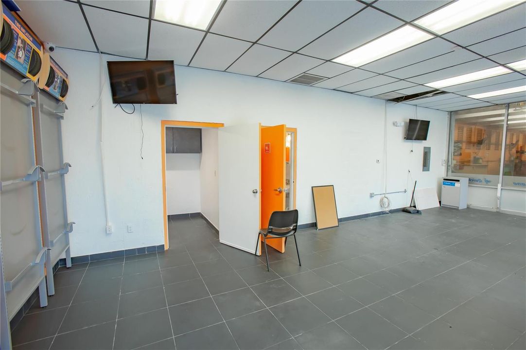 Photo 8