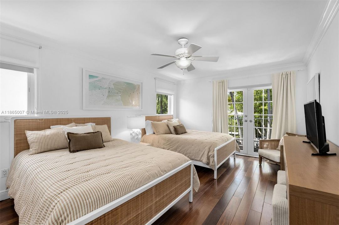 待售: $3,997,000 (5 贝兹, 5 浴室, 3962 平方英尺)