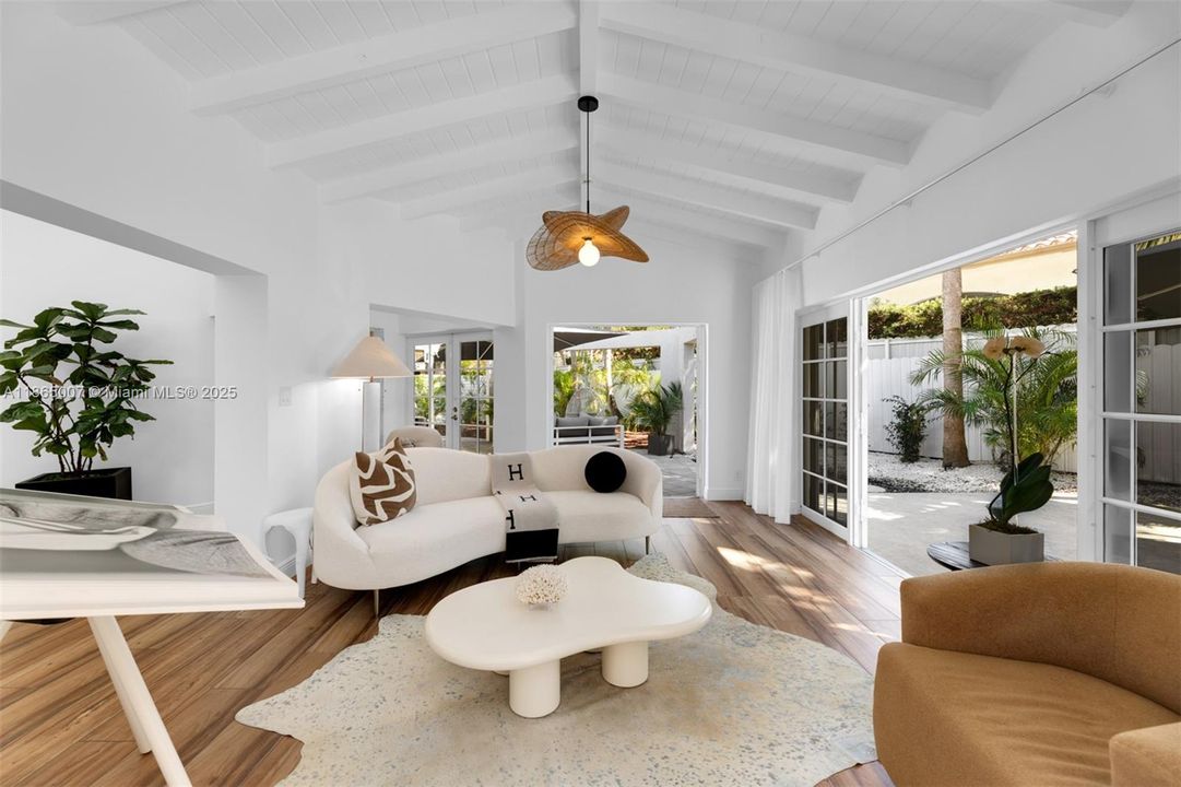 待售: $3,997,000 (5 贝兹, 5 浴室, 3962 平方英尺)