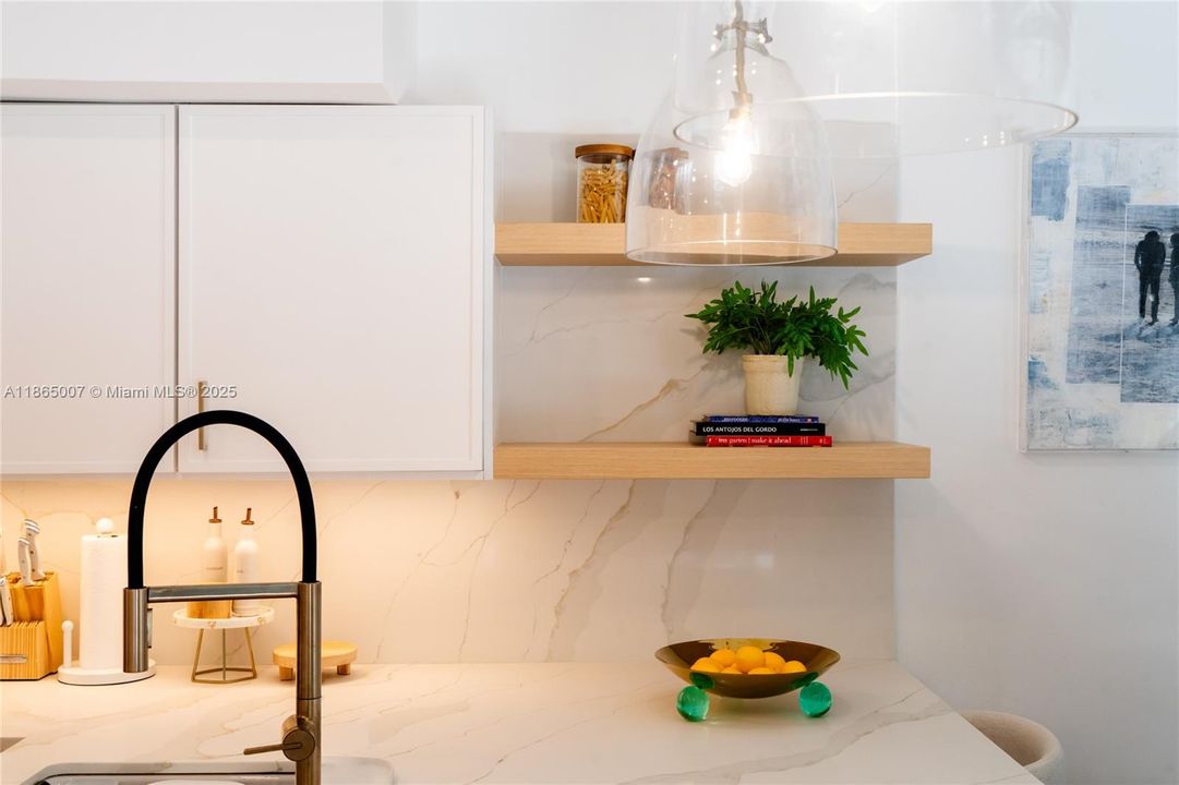 待售: $3,997,000 (5 贝兹, 5 浴室, 3962 平方英尺)