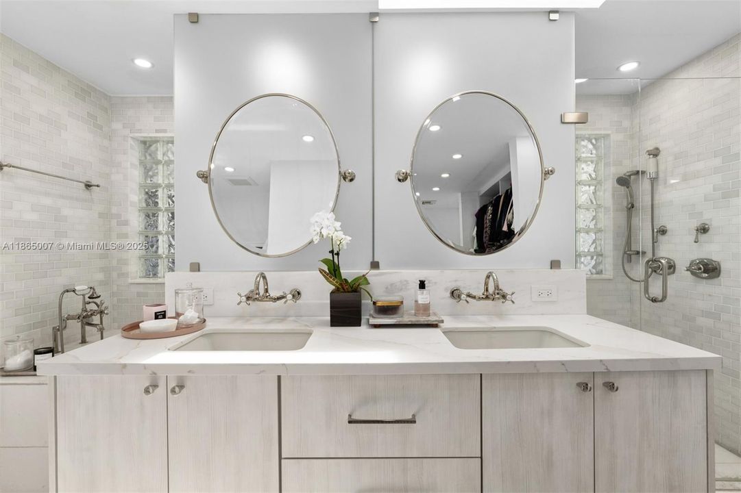 待售: $3,997,000 (5 贝兹, 5 浴室, 3962 平方英尺)