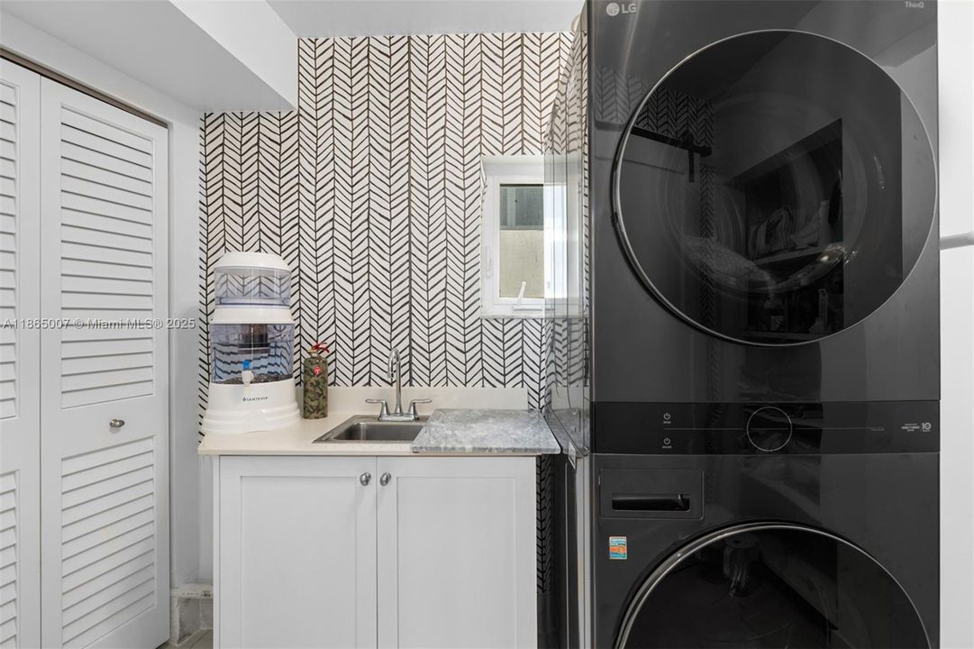 待售: $3,997,000 (5 贝兹, 5 浴室, 3962 平方英尺)