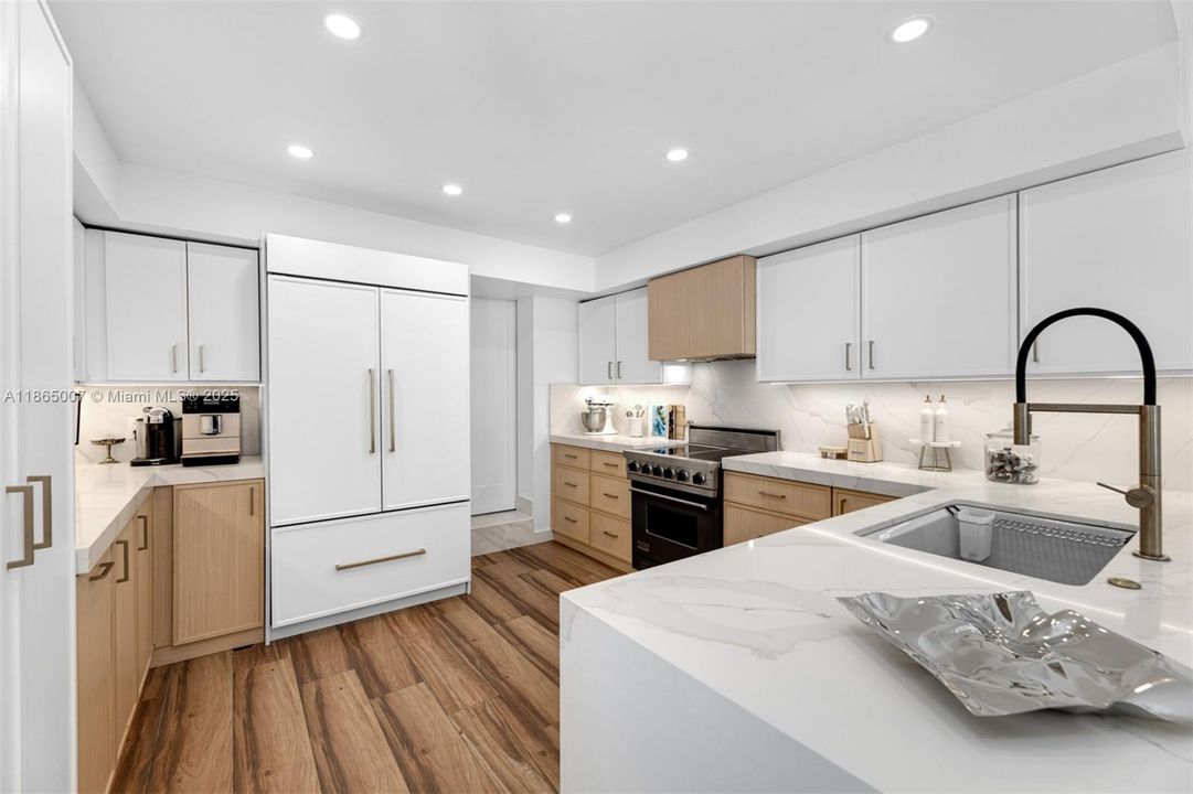 待售: $3,997,000 (5 贝兹, 5 浴室, 3962 平方英尺)