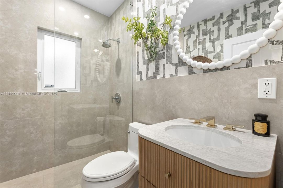 待售: $3,997,000 (5 贝兹, 5 浴室, 3962 平方英尺)