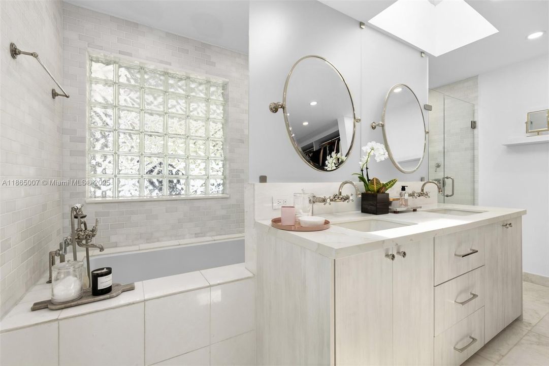 待售: $3,997,000 (5 贝兹, 5 浴室, 3962 平方英尺)