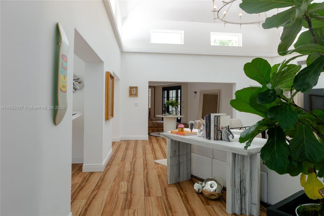 待售: $3,997,000 (5 贝兹, 5 浴室, 3962 平方英尺)