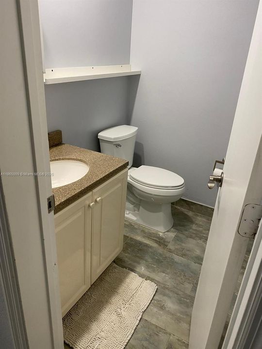 Active With Contract: $140,000 (2 beds, 1 baths, 860 Square Feet)