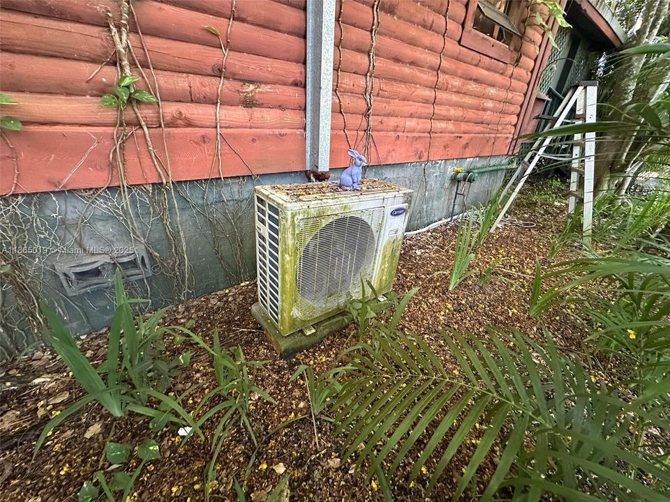 合同活跃: $399,900 (3 贝兹, 2 浴室, 1601 平方英尺)