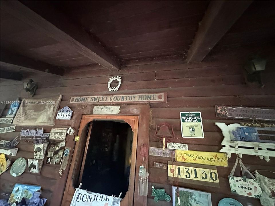 合同活跃: $399,900 (3 贝兹, 2 浴室, 1601 平方英尺)