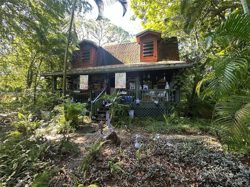 合同活跃: $399,900 (3 贝兹, 2 浴室, 1601 平方英尺)