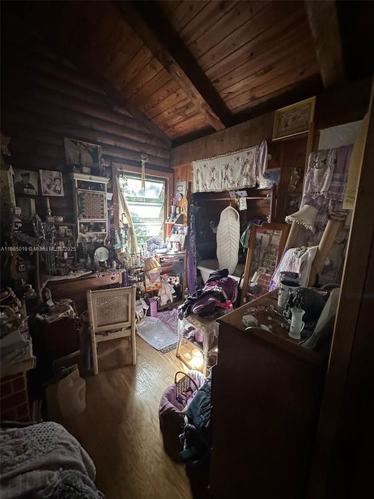 合同活跃: $399,900 (3 贝兹, 2 浴室, 1601 平方英尺)