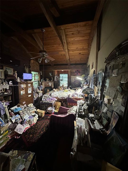 合同活跃: $399,900 (3 贝兹, 2 浴室, 1601 平方英尺)