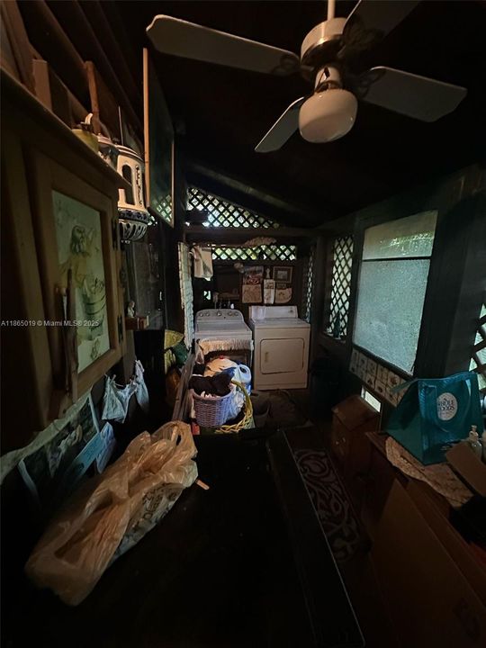 合同活跃: $399,900 (3 贝兹, 2 浴室, 1601 平方英尺)