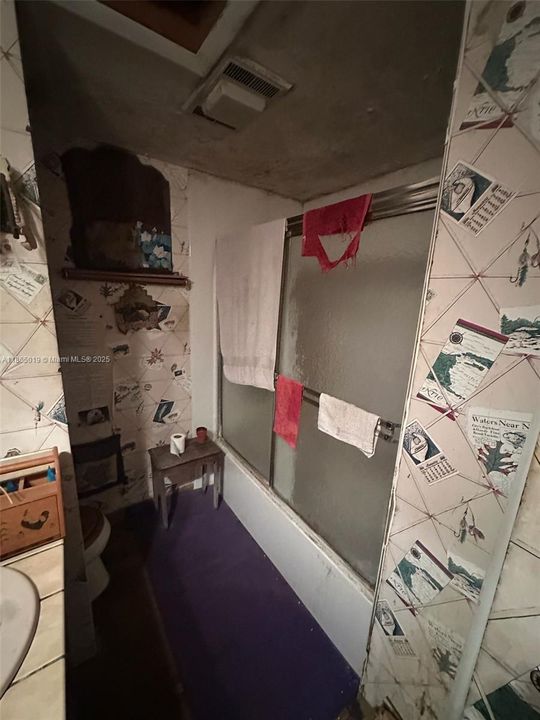 合同活跃: $399,900 (3 贝兹, 2 浴室, 1601 平方英尺)