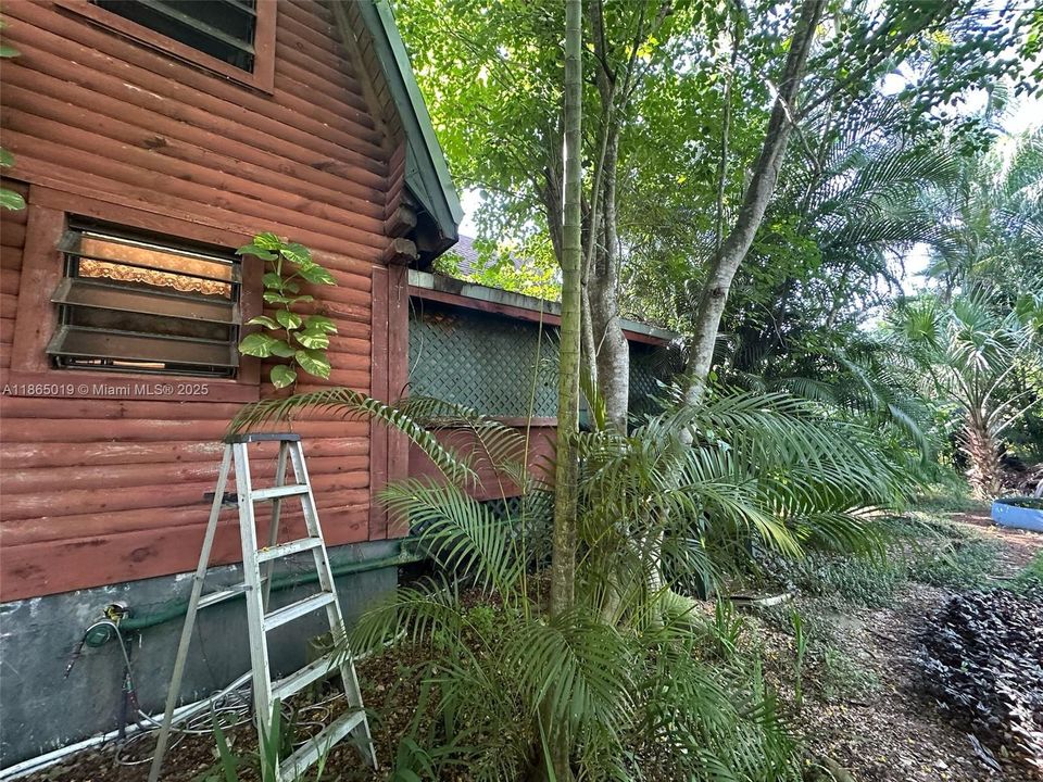 合同活跃: $399,900 (3 贝兹, 2 浴室, 1601 平方英尺)