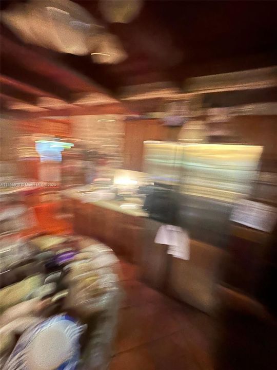 合同活跃: $399,900 (3 贝兹, 2 浴室, 1601 平方英尺)