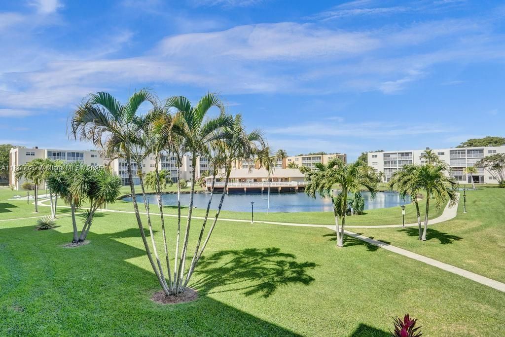 合同活跃: $180,000 (2 贝兹, 2 浴室, 1144 平方英尺)