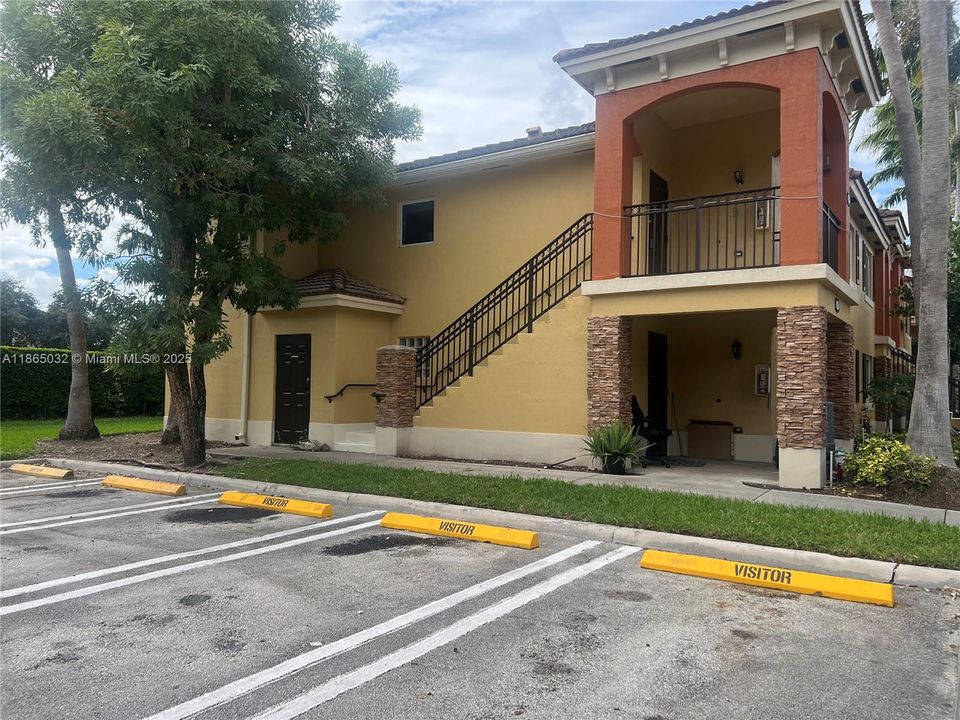 Active With Contract: $200,000 (3 beds, 2 baths, 1176 Square Feet)