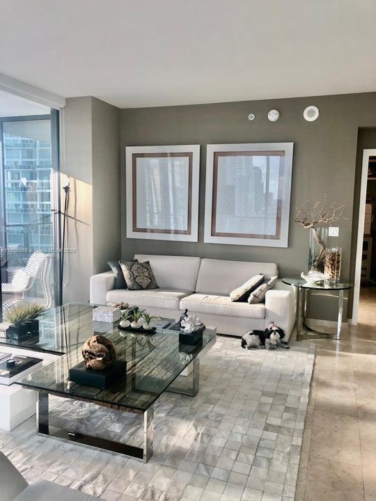 Под контрактом: $6,800 (2 спален, 2 ванн, 1265 Квадратных фут)