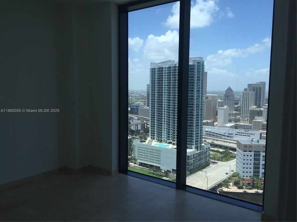 Под контрактом: $6,800 (2 спален, 2 ванн, 1265 Квадратных фут)