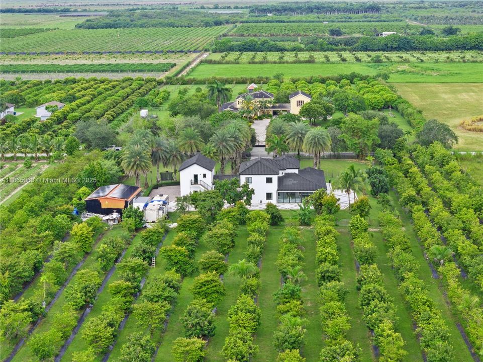 待售: $1,828,000 (5 贝兹, 5 浴室, 3945 平方英尺)