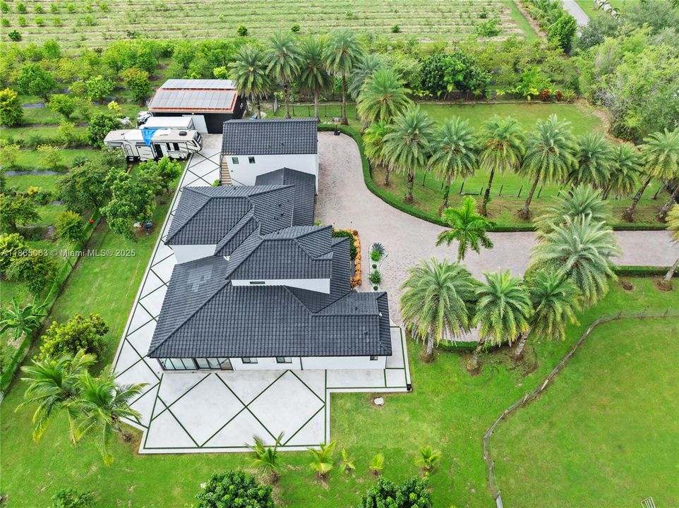 待售: $1,828,000 (5 贝兹, 5 浴室, 3945 平方英尺)