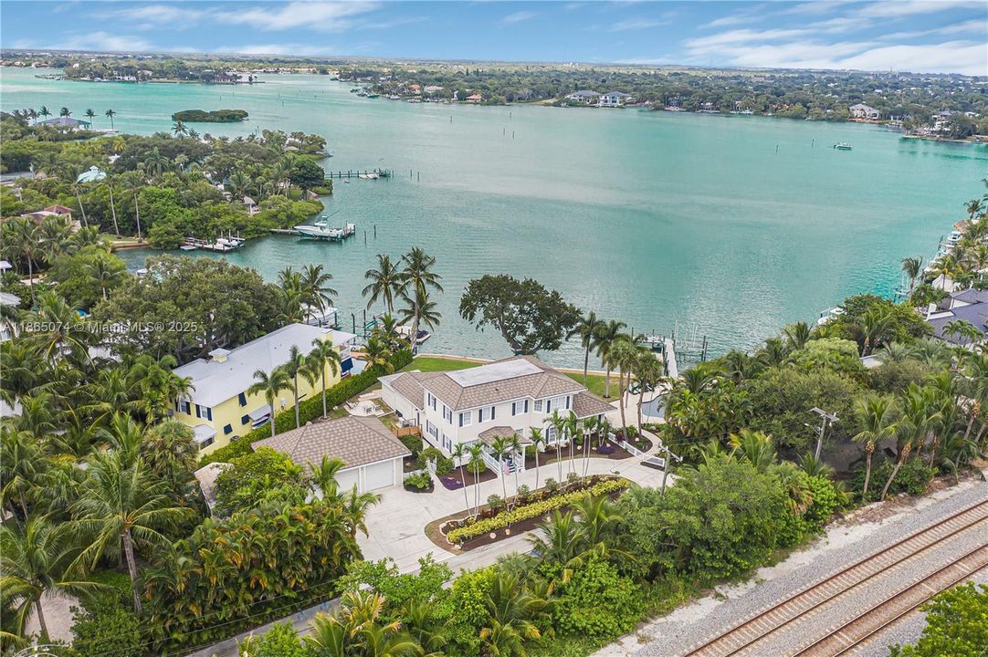 На продажу: $6,495,000 (5 спален, 4 ванн, 3385 Квадратных фут)