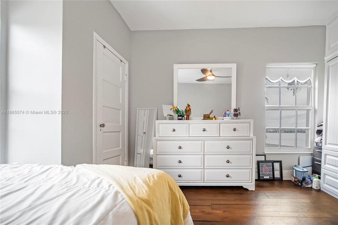 На продажу: $6,495,000 (5 спален, 4 ванн, 3385 Квадратных фут)