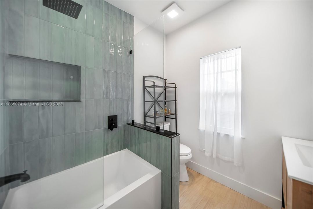 На продажу: $6,495,000 (5 спален, 4 ванн, 3385 Квадратных фут)