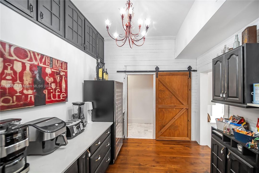 На продажу: $6,495,000 (5 спален, 4 ванн, 3385 Квадратных фут)