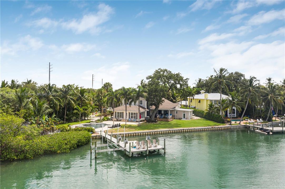 На продажу: $6,495,000 (5 спален, 4 ванн, 3385 Квадратных фут)