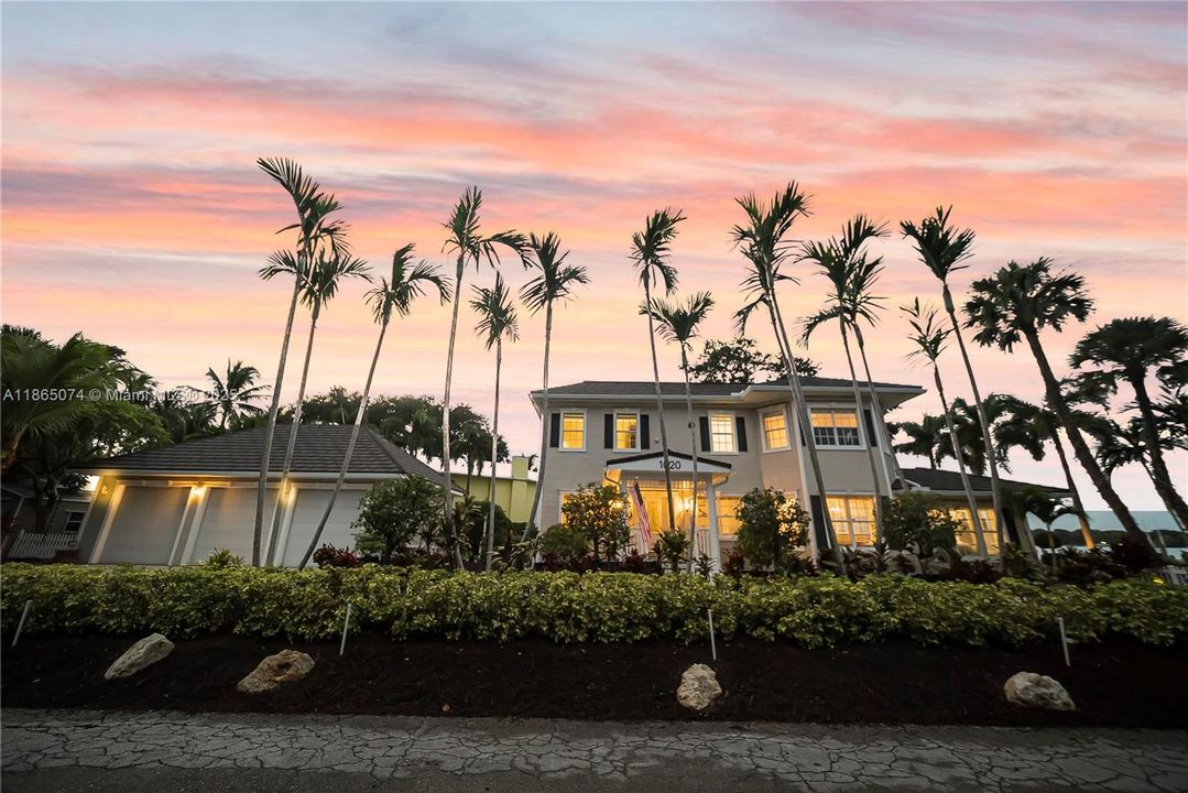 На продажу: $6,495,000 (5 спален, 4 ванн, 3385 Квадратных фут)