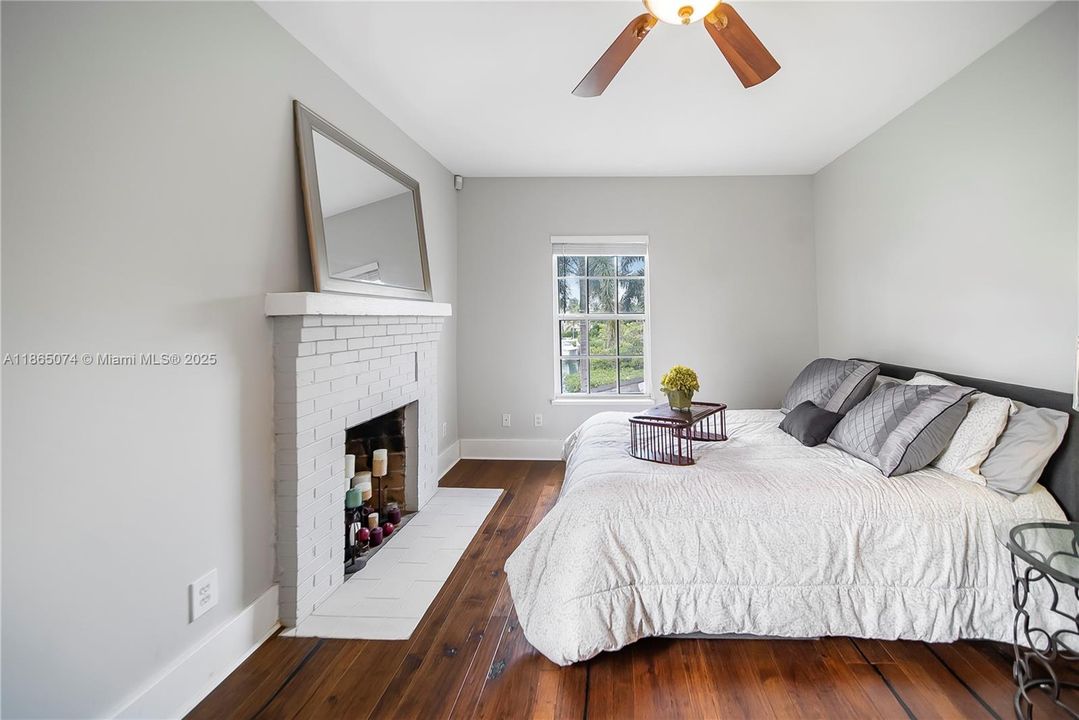 На продажу: $6,495,000 (5 спален, 4 ванн, 3385 Квадратных фут)