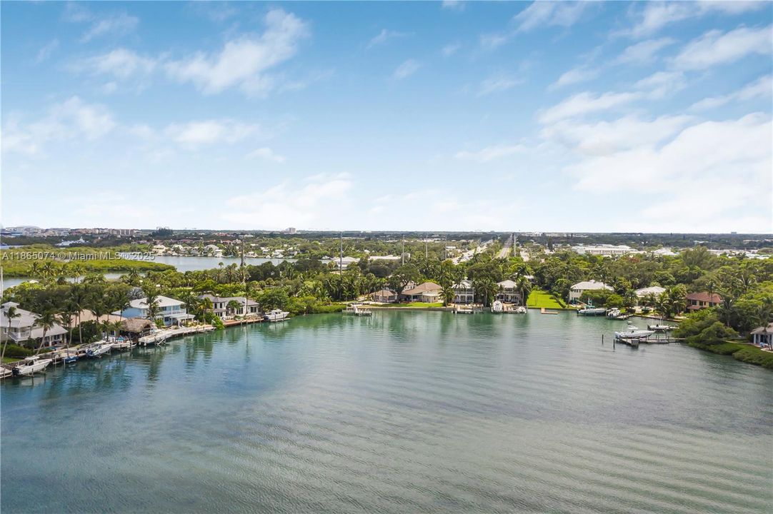 На продажу: $6,495,000 (5 спален, 4 ванн, 3385 Квадратных фут)