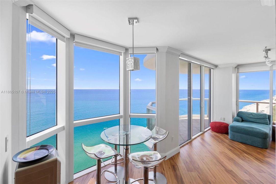 For Sale: $2,899,000 (3 beds, 2 baths, 1761 Square Feet)